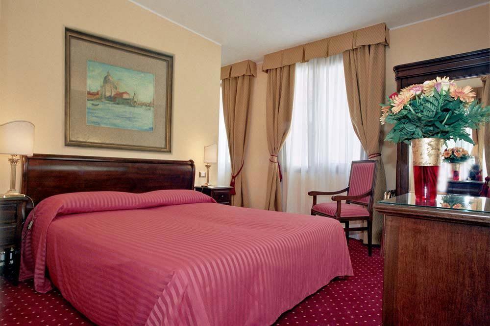 Acca Hotel Venice Room photo